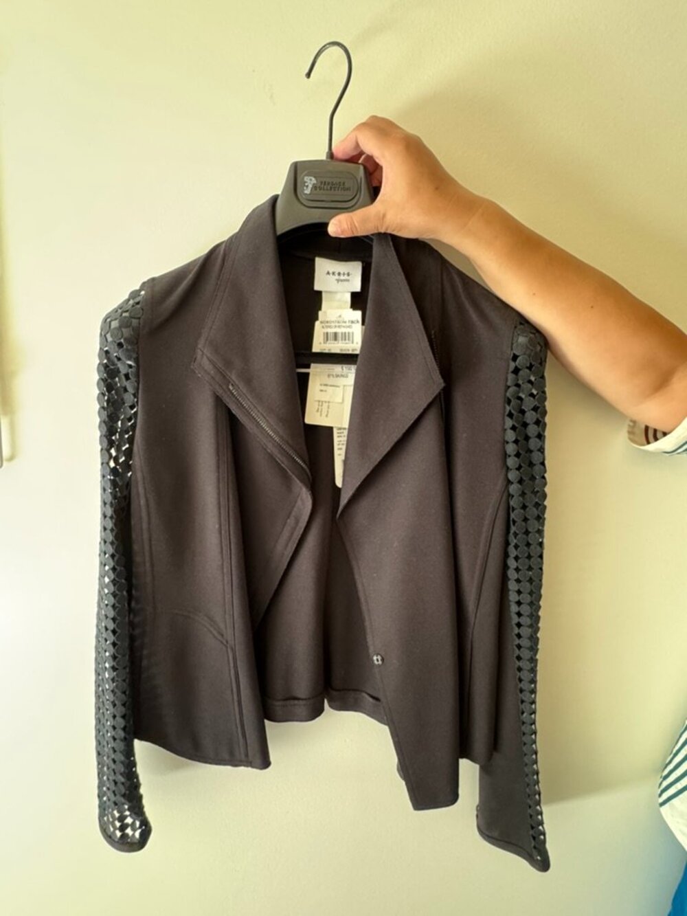 NEW Akris punto Asymmetric zip Jersey Jacket w/ Laser-Cut Lattice sleeve, size 8